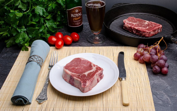 2021-08-Davide-Taricco-Coltelli-per-carne