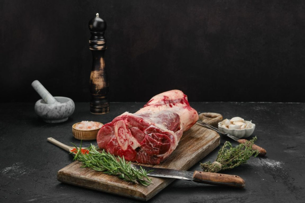 cucinare lo stinco di manzo